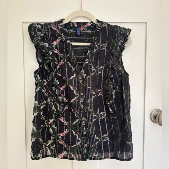 Anthropologie Pilcro Black Motif
Ruffled Buttondown Sleeveless Blouse - Picture 5 of 10